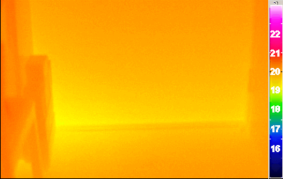 Warmer Au&szlig;enwand-Fu&szlig;punkt