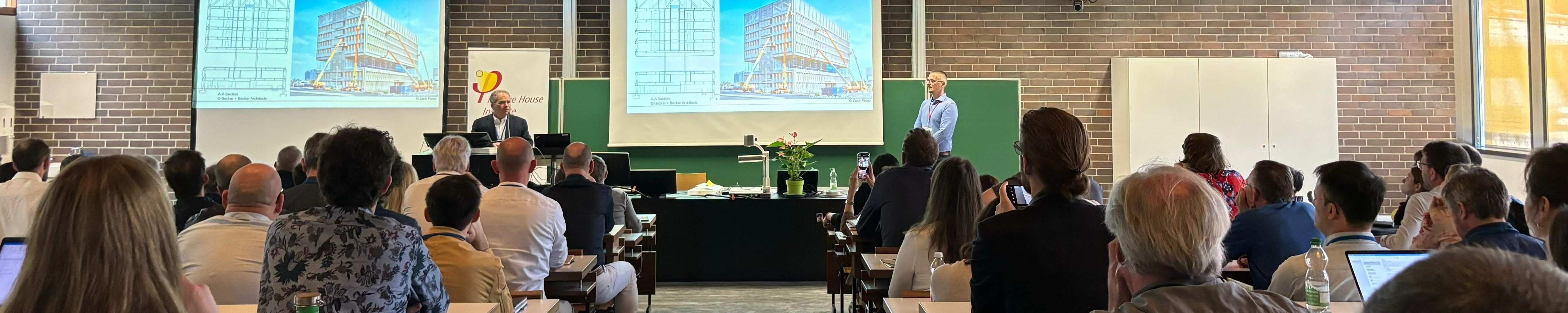 27iphc_schmal_copyright_phi